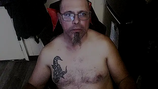 Snapshot of KrazyLegz chatting on October 15, 2025, 11:27 pm KrazyLegz online show from October 15, 2025, 11:27 pm