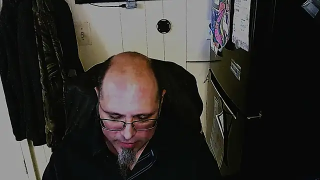 Snapshot of KrazyLegz chatting on November 12, 2025, 11:58 pm KrazyLegz online show from November 12, 2025, 11:58 pm