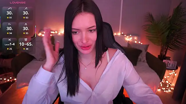 MilaSecrett online show from March 16, 2026, 2:43 pm