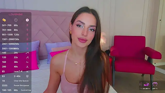 BellaHalles online show from March 18, 2025, 9:20 am