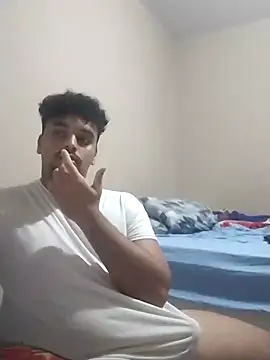 Snapshot of Xcumshot33 chatting on March 19, 2025, 11:14 pm Xcumshot33 online show from March 19, 2025, 11:14 pm