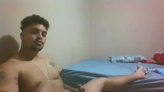 Snapshot of Xcumshot33 chatting on November 6, 2025, 2:45 am Xcumshot33 online show from November 6, 2025, 2:45 am