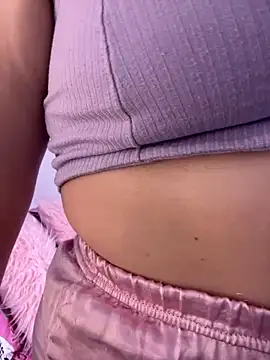 Snapshot of solecito_22 chatting on March 1, 2025, 1:43 am solecito 22 online show from March 1, 2025, 1:43 am