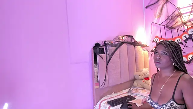 LoveQueen2 online show from October 22, 2025, 11:43 am