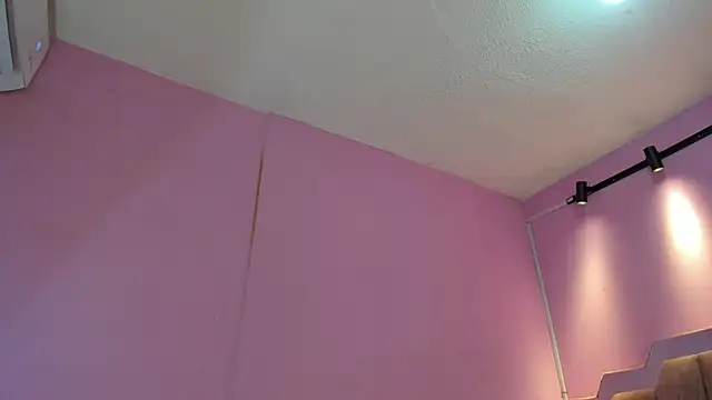 LoveQueen2 online show from February 13, 2026, 12:12 pm