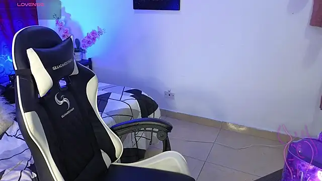 Majuu   online show from November 30, 2025, 12:09 pm