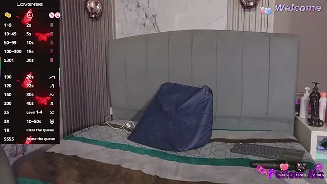 Snapshot of Danielaa_a chatting on October 21, 2025, 12:00 am Danielaa a online show from October 21, 2025, 12:00 am