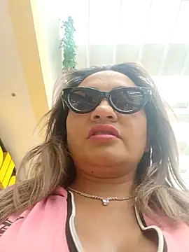 Afroditecash online show from November 10, 2025, 4:28 pm