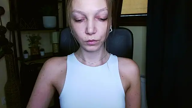 EmillyPlay online show from February 23, 2026, 12:57 pm