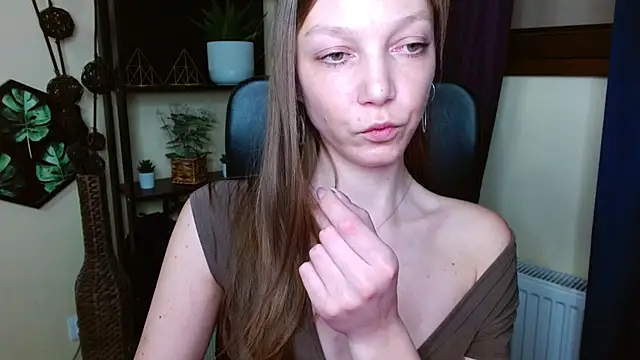 EmillyPlay online show from March 25, 2026, 6:36 pm