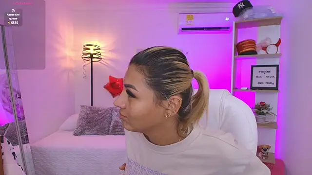 SALOOMEE   online show from March 6, 2025, 10:52 am