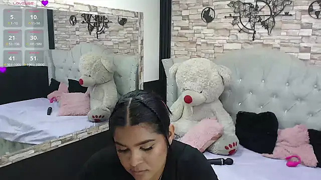 Snapshot of sia_cavad chatting on February 7, 2025, 5:29 pm sia cavad online show from February 7, 2025, 5:29 pm