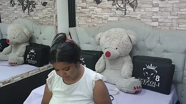 Snapshot of sia_cavad chatting on February 28, 2025, 1:03 pm sia cavad online show from February 28, 2025, 1:03 pm