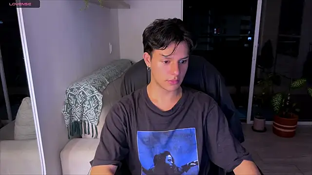 Snapshot of Alexxblue chatting on March 23, 2025, 4:27 am Alexxblue online show from March 23, 2025, 4:27 am