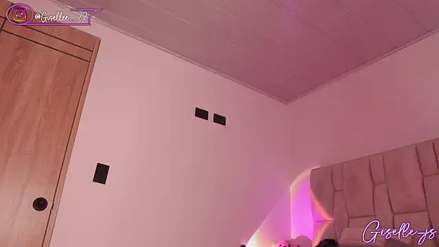 Snapshot of giselle_js chatting on January 8, 2025, 3:17 pm giselle js online show from January 8, 2025, 3:17 pm