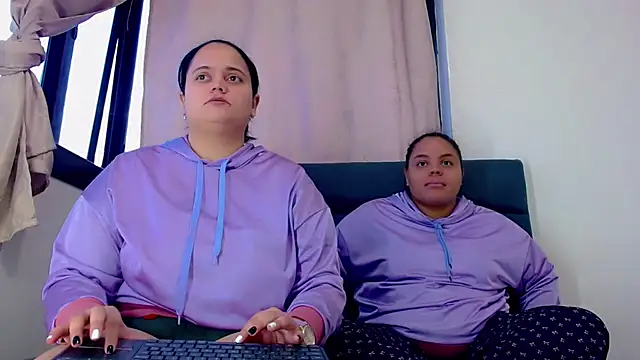 brunnette hot online show from November 30, 2025, 11:03 am