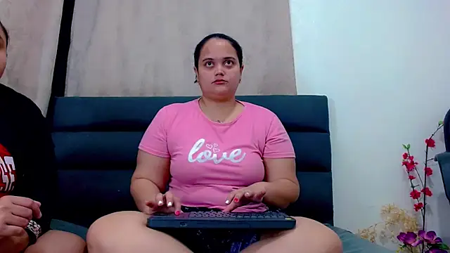 Snapshot of brunnette_hot chatting on February 12, 2026, 10:54 am brunnette hot online show from February 12, 2026, 10:54 am