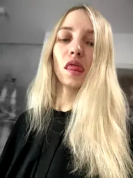Snapshot of Adelina0001 chatting on December 2, 2024, 1:58 am Adelina0001 online show from December 2, 2024, 1:58 am