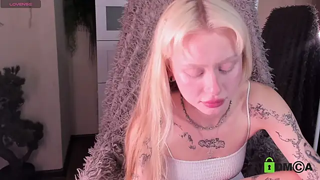 Snapshot of MalenaErnman chatting on June 20, 2026, 10:51 am MalenaErnman online show from June 20, 2026, 10:51 am