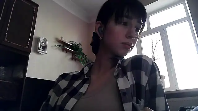 Snapshot of ElizaSwon chatting on May 8, 2026, 3:28 pm ElizaSwon online show from May 8, 2026, 3:28 pm