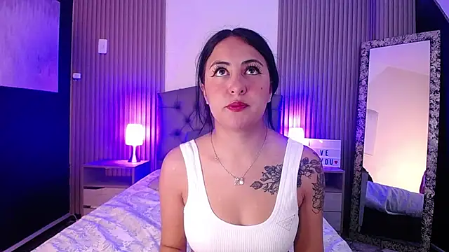 Snapshot of isabella_smith_ chatting on March 4, 2025, 1:28 pm isabella smith online show from March 4, 2025, 1:28 pm
