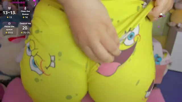 Snapshot of bonnie_moon chatting on December 18, 2025, 4:29 am bonnie moon online show from December 18, 2025, 4:29 am