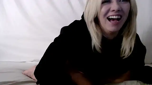 Snapshot of SallyCumLaude chatting on January 23, 2025, 9:29 am SallyCumLaude online show from January 23, 2025, 9:29 am