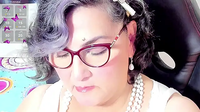 cataleya mom online show from September 20, 2025, 3:07 am