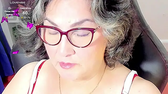 cataleya mom online show from November 4, 2025, 2:43 am