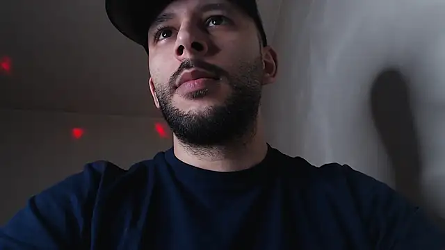 henryaxe online show from November 7, 2025, 7:14 pm