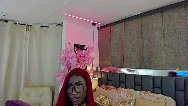 Snapshot of IsseyMz chatting on February 23, 2025, 9:37 pm IsseyMz online show from February 23, 2025, 9:37 pm