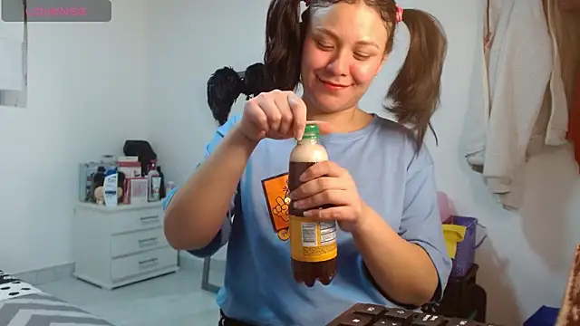 soniafuckboobs online show from October 6, 2025, 12:35 pm