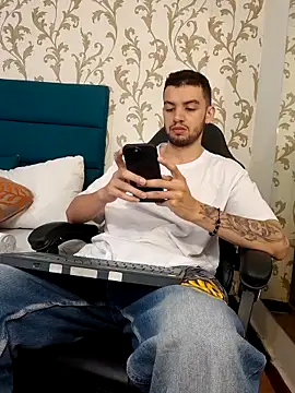 Snapshot of Michael_magno chatting on February 8, 2026, 8:45 pm Michael magno online show from February 8, 2026, 8:45 pm