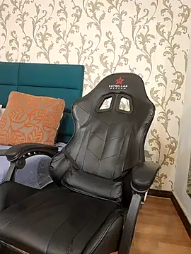 Snapshot of Michael_magno chatting on February 14, 2026, 11:29 am Michael magno online show from February 14, 2026, 11:29 am