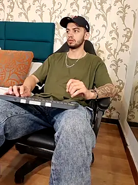 Snapshot of Michael_magno chatting on February 16, 2026, 1:51 pm Michael magno online show from February 16, 2026, 1:51 pm