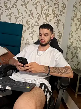 Snapshot of Michael_magno chatting on March 17, 2026, 7:28 pm Michael magno online show from March 17, 2026, 7:28 pm