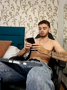 Snapshot of Michael_magno chatting on April 4, 2026, 12:46 pm Michael magno online show from April 4, 2026, 12:46 pm