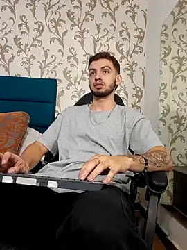 Snapshot of Michael_magno chatting on April 7, 2026, 4:18 pm Michael magno online show from April 7, 2026, 4:18 pm