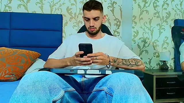 Snapshot of Michael_magno chatting on April 9, 2026, 9:31 pm Michael magno online show from April 9, 2026, 9:31 pm