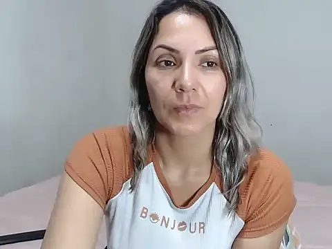 Snapshot of Chantal_hott chatting on January 15, 2025, 2:27 am Chantal hott online show from January 15, 2025, 2:27 am