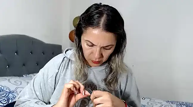 Snapshot of Chantal_hott chatting on March 6, 2025, 7:43 pm Chantal hott online show from March 6, 2025, 7:43 pm