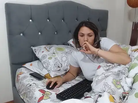 Snapshot of Chantal_hott chatting on March 13, 2025, 4:38 am Chantal hott online show from March 13, 2025, 4:38 am