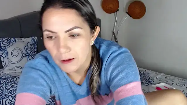 Snapshot of Chantal_hott chatting on September 24, 2025, 2:53 pm Chantal hott online show from September 24, 2025, 2:53 pm