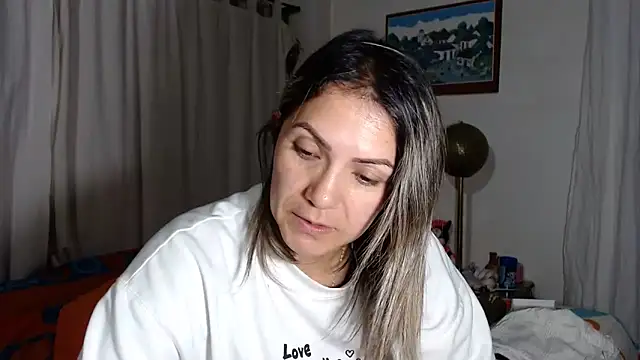 Snapshot of Chantal_hott chatting on November 19, 2025, 1:27 am Chantal hott online show from November 19, 2025, 1:27 am