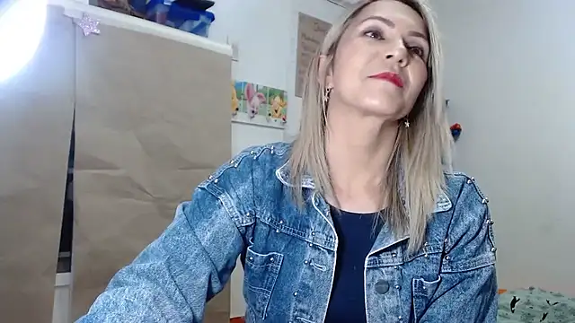 Snapshot of Chantal_hott chatting on January 10, 2026, 7:59 pm Chantal hott online show from January 10, 2026, 7:59 pm