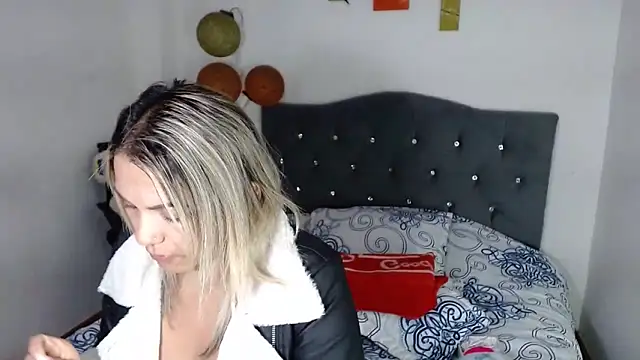 Chantal hott online show from February 22, 2026, 1:07 am