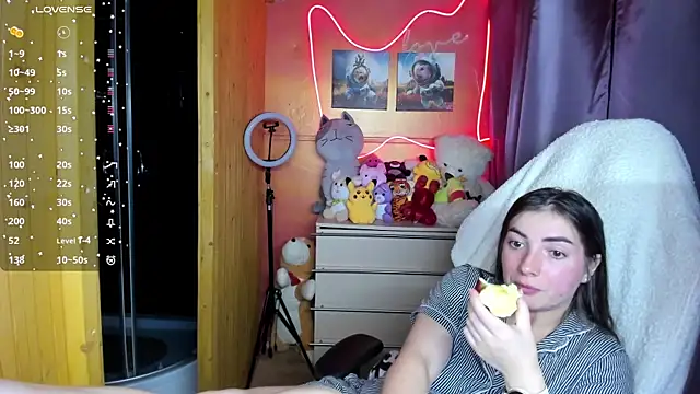 Snapshot of Fiery_Brunette_ chatting on October 12, 2025, 2:27 pm Fiery Brunette online show from October 12, 2025, 2:27 pm