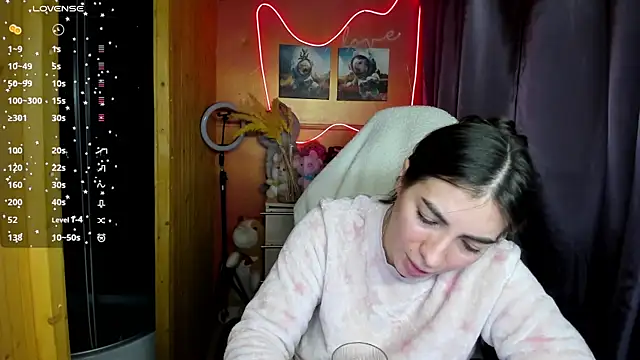 Snapshot of Fiery_Brunette_ chatting on November 16, 2025, 9:48 am Fiery Brunette online show from November 16, 2025, 9:48 am