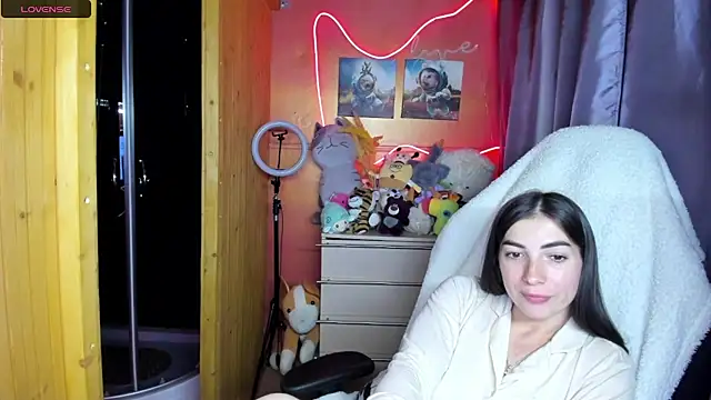 Snapshot of Fiery_Brunette_ chatting on May 18, 2026, 6:36 pm Fiery Brunette online show from May 18, 2026, 6:36 pm