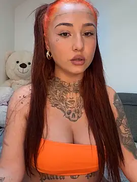 Coco-Love online show from November 11, 2025, 1:44 pm